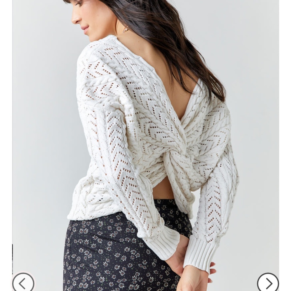 Francesca’s mi ami Lylah Chenille Pointelle Knotback Pullover size medium